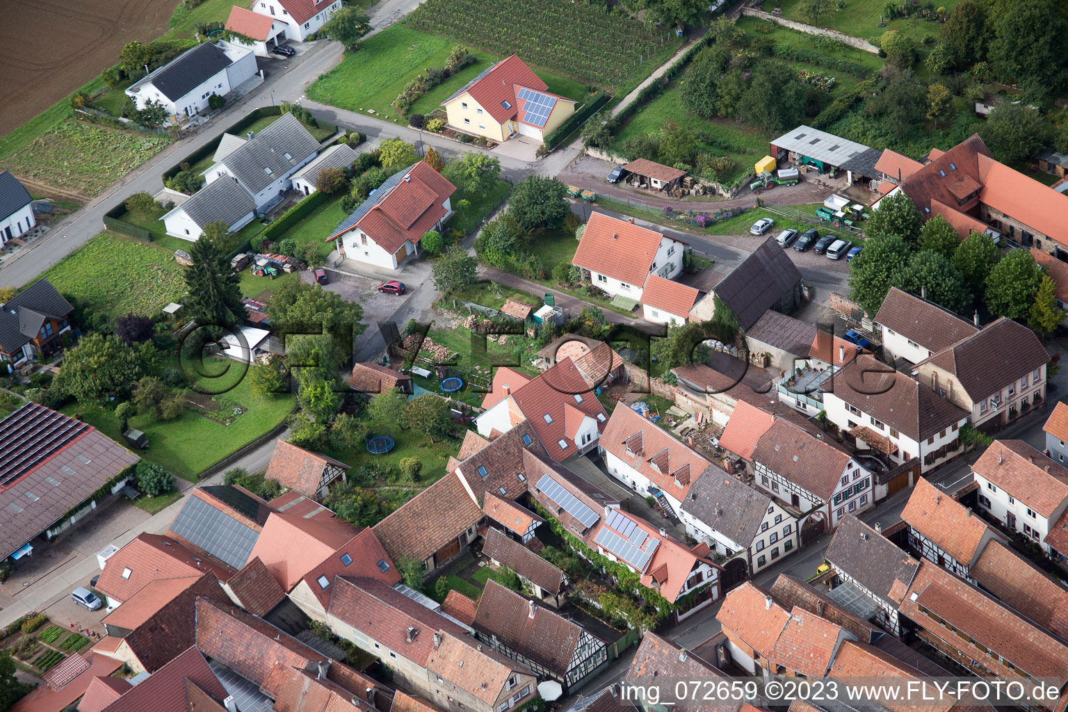 Quartier Heuchelheim in Heuchelheim-Klingen dans le département Rhénanie-Palatinat, Allemagne vue d'en haut