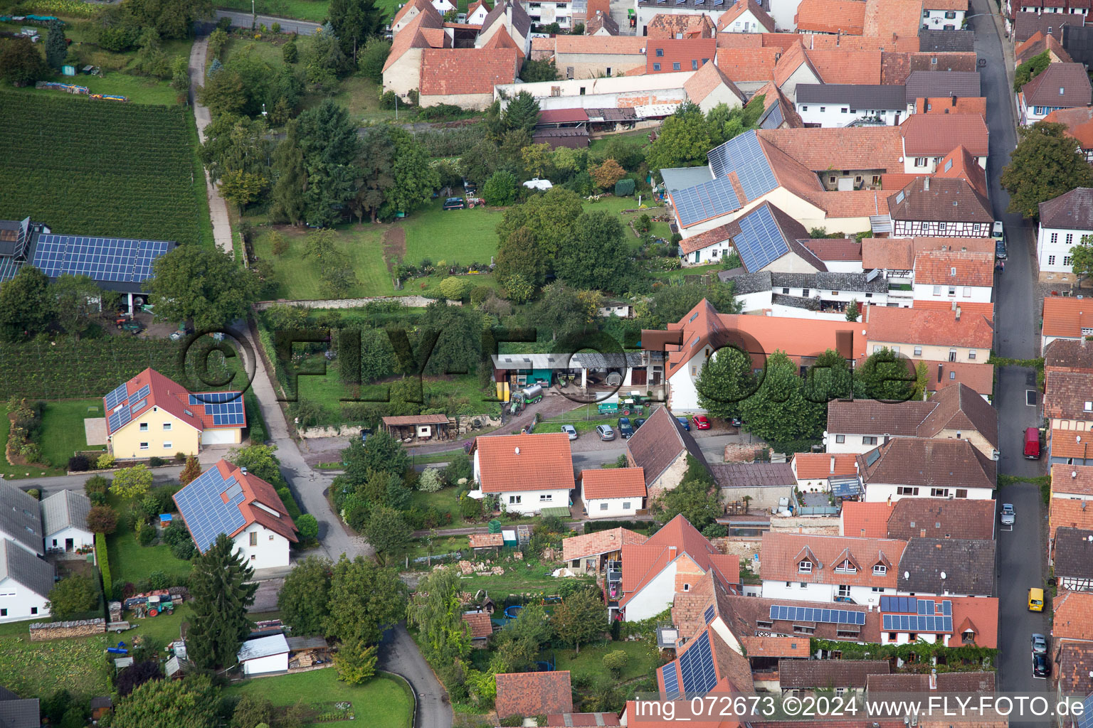 Quartier Heuchelheim in Heuchelheim-Klingen dans le département Rhénanie-Palatinat, Allemagne d'un drone