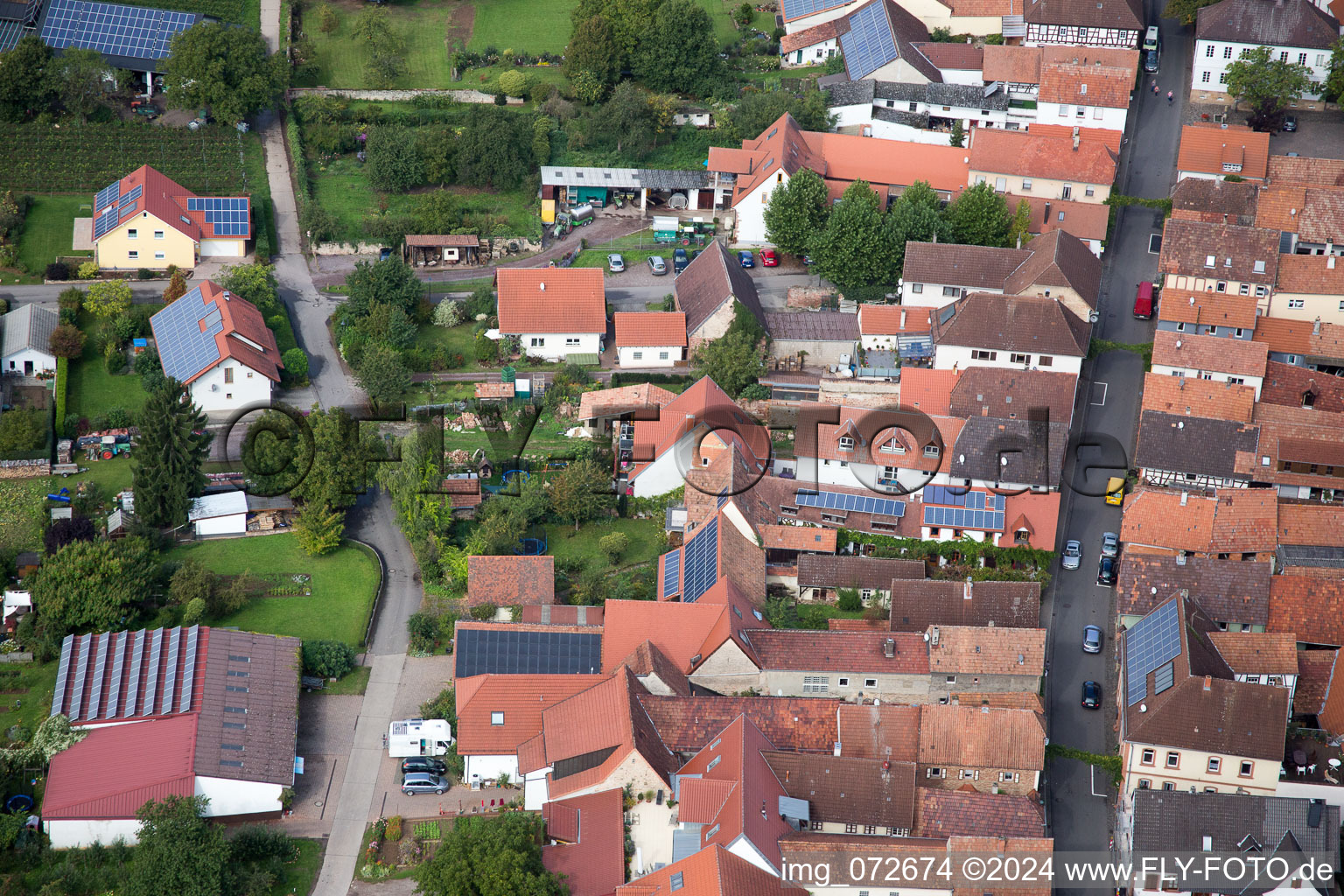 Quartier Heuchelheim in Heuchelheim-Klingen dans le département Rhénanie-Palatinat, Allemagne vu d'un drone