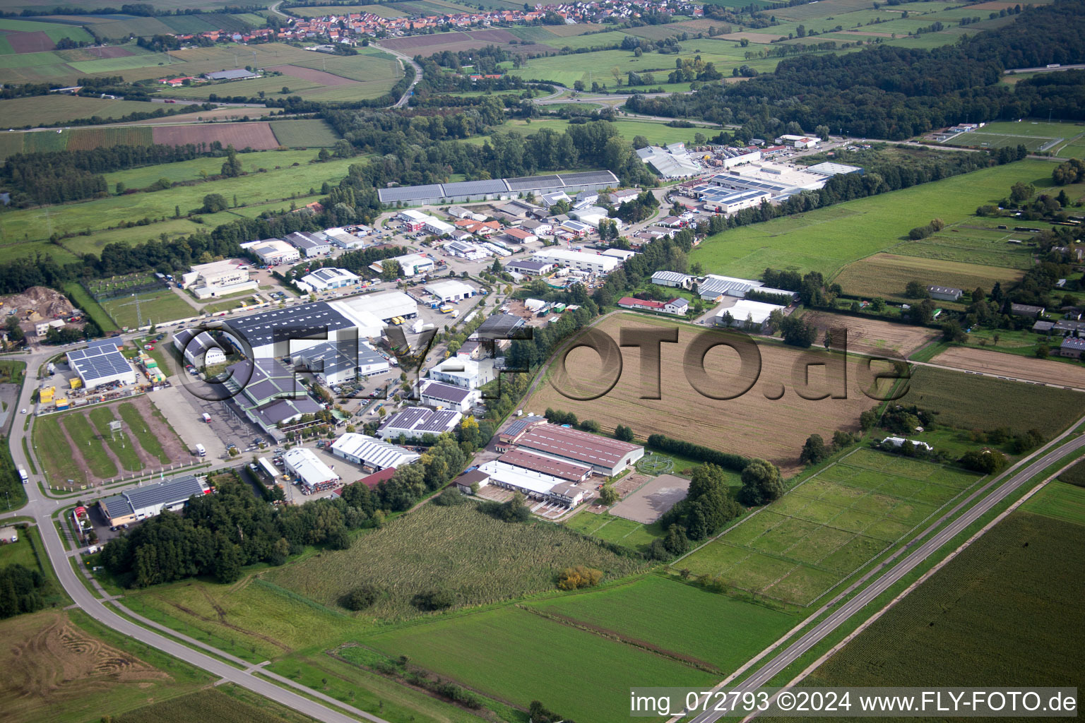 Zone industrielle de Horst à le quartier Minderslachen in Kandel dans le département Rhénanie-Palatinat, Allemagne d'en haut