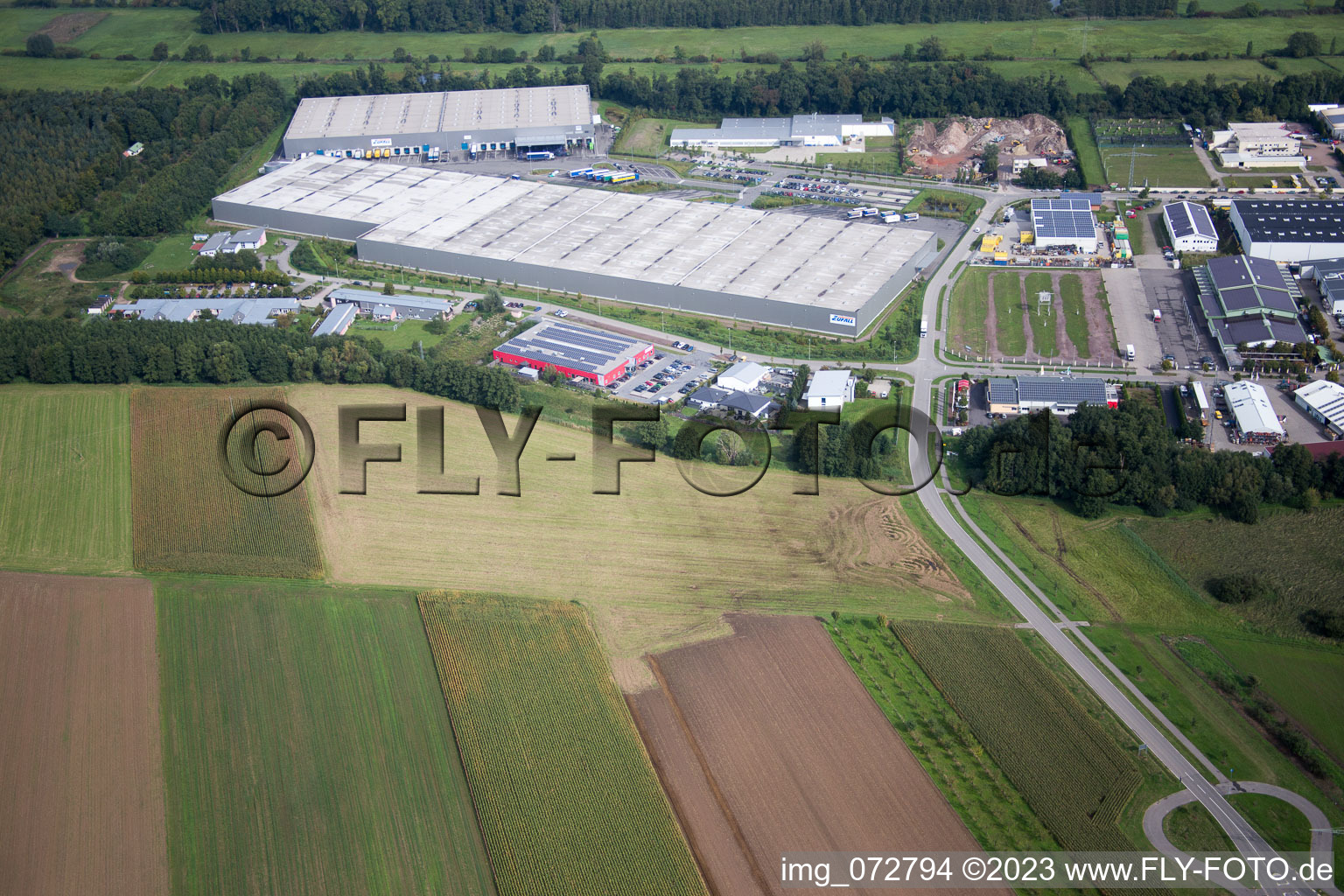 Zone industrielle de Horst à le quartier Minderslachen in Kandel dans le département Rhénanie-Palatinat, Allemagne hors des airs