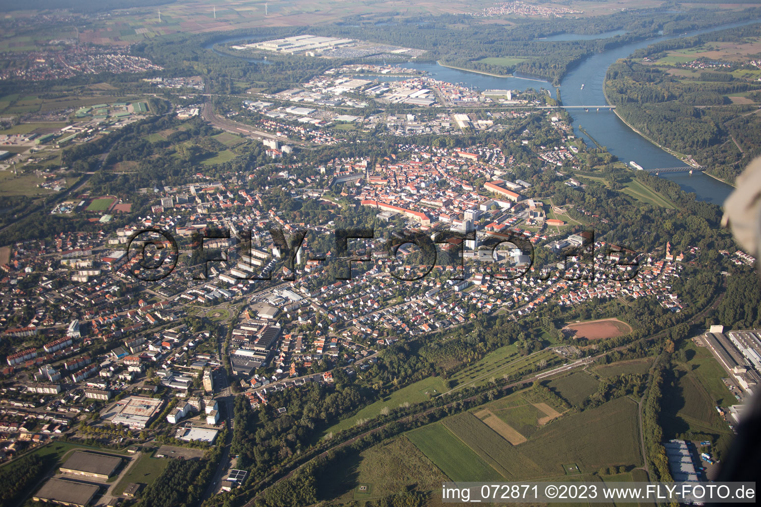 Germersheim dans le département Rhénanie-Palatinat, Allemagne d'en haut