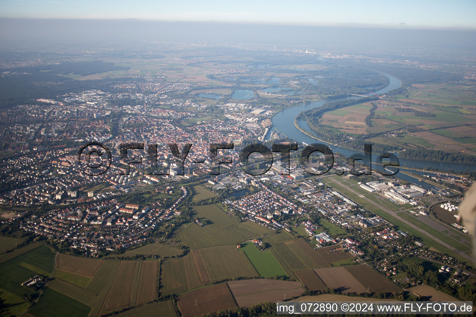 Vue aérienne de Speyer dans le département Rhénanie-Palatinat, Allemagne