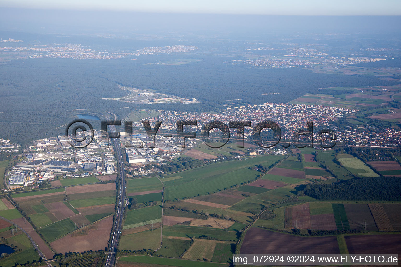 Vue aérienne de Hockenheim dans le département Bade-Wurtemberg, Allemagne