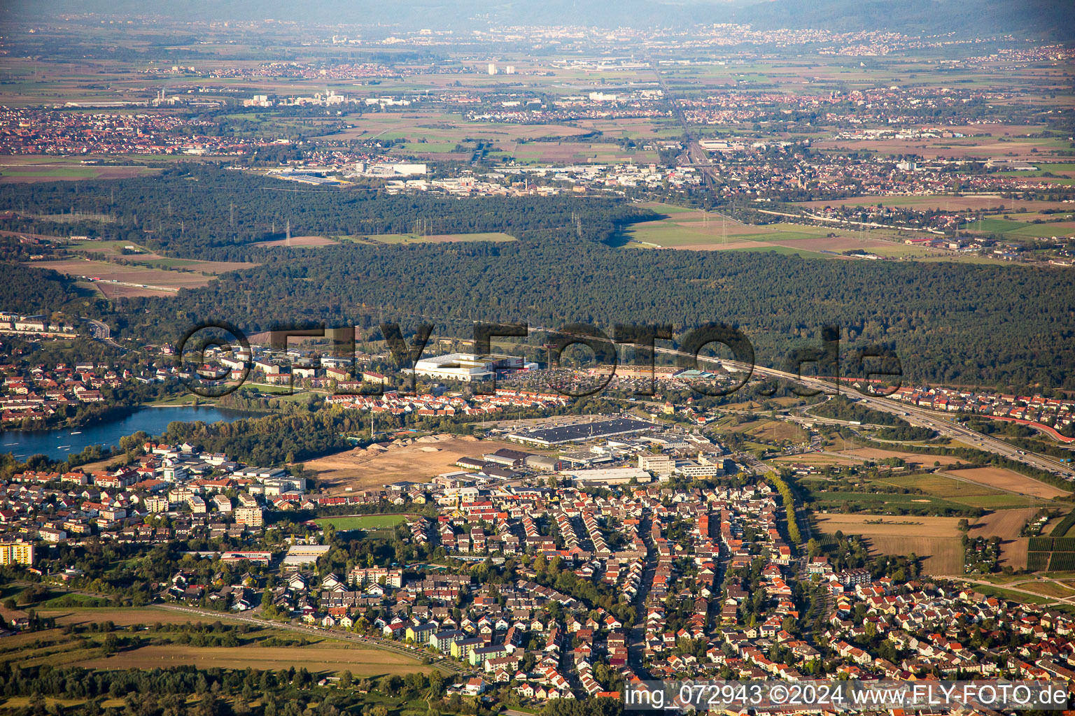 Vue aérienne de Zone commerciale Schütte-Lanz-Park à Brühl dans le département Bade-Wurtemberg, Allemagne