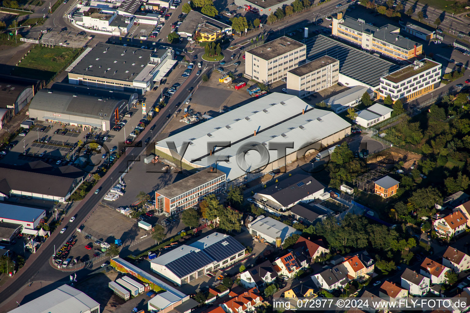 Vue aérienne de Zone industrielle et commerciale HIMA Paul Hildebrandt dans le quartier de Rheinau à Brühl dans le département Bade-Wurtemberg, Allemagne