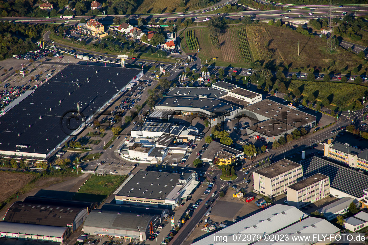 Zone commerciale Schütte-Lanz-Park à Brühl dans le département Bade-Wurtemberg, Allemagne d'un drone