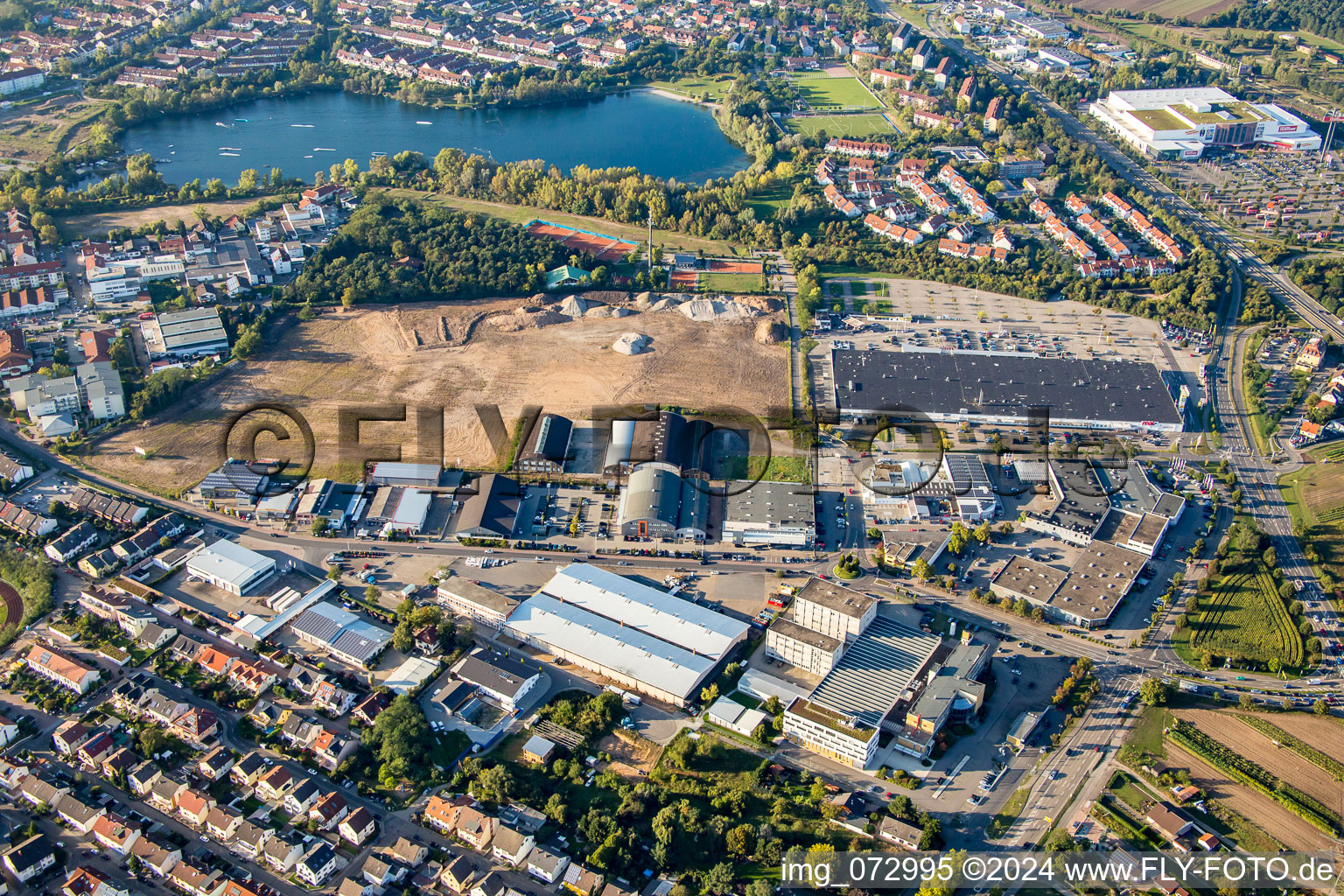 Vue aérienne de Brühl, zone commerciale Schütte-Lanz-Park à Schwetzingen dans le département Bade-Wurtemberg, Allemagne