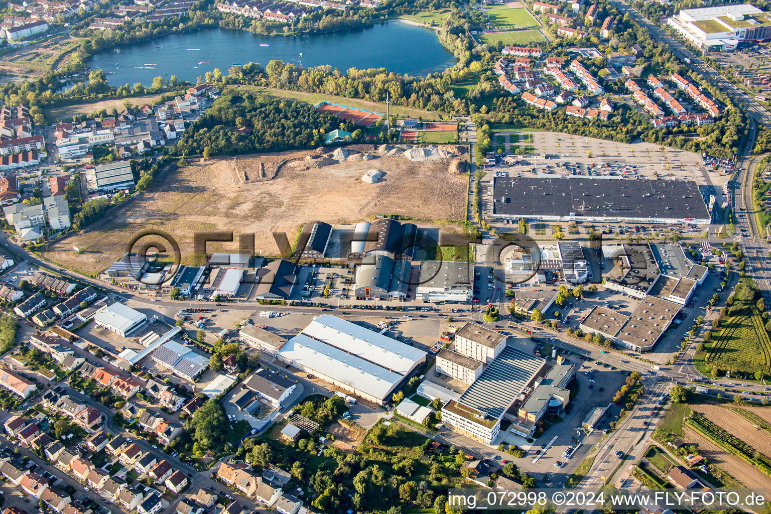 Photographie aérienne de Brühl, zone commerciale Schütte-Lanz-Park à Schwetzingen dans le département Bade-Wurtemberg, Allemagne