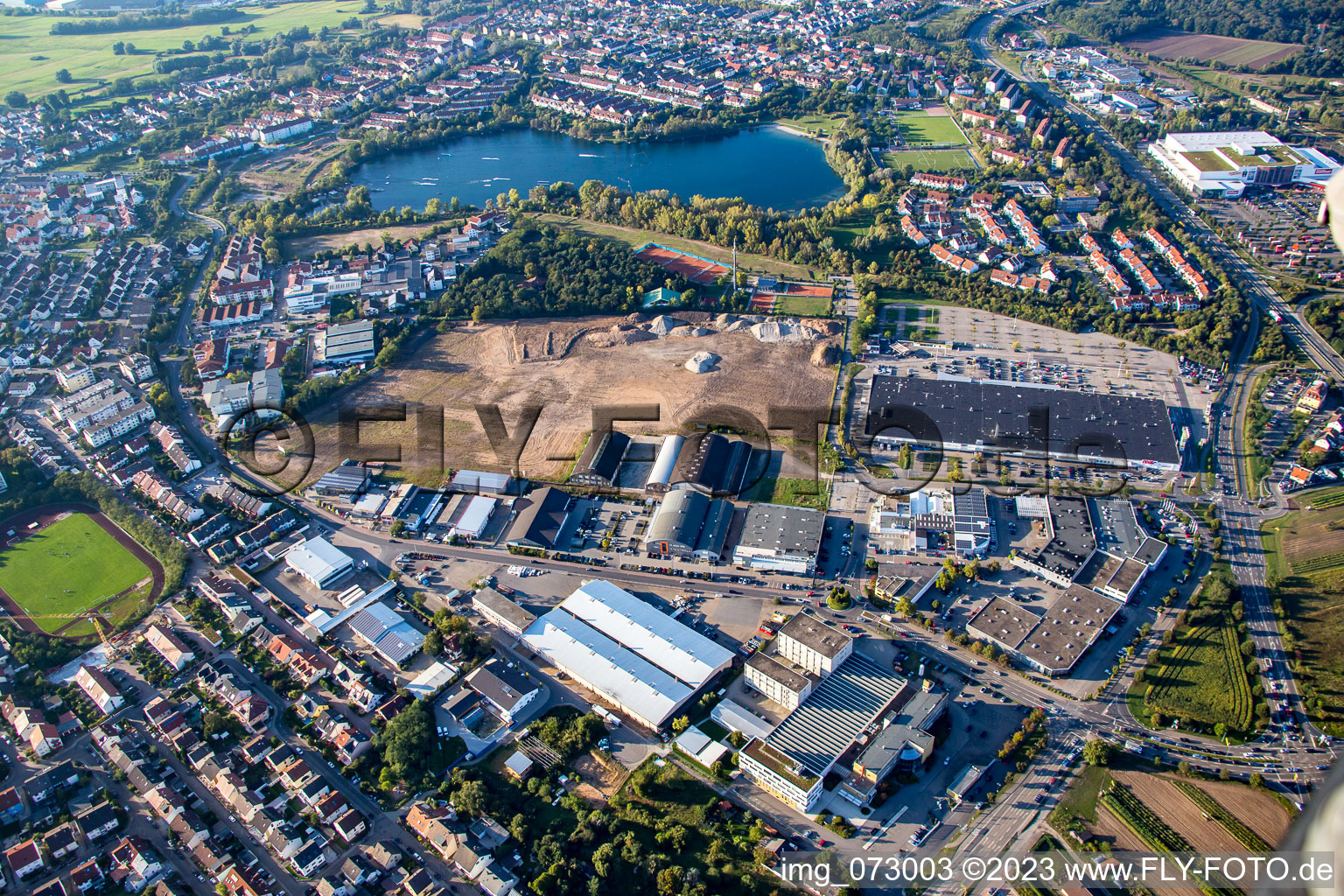 Zone commerciale Schütte-Lanz-Park à Brühl dans le département Bade-Wurtemberg, Allemagne vue du ciel