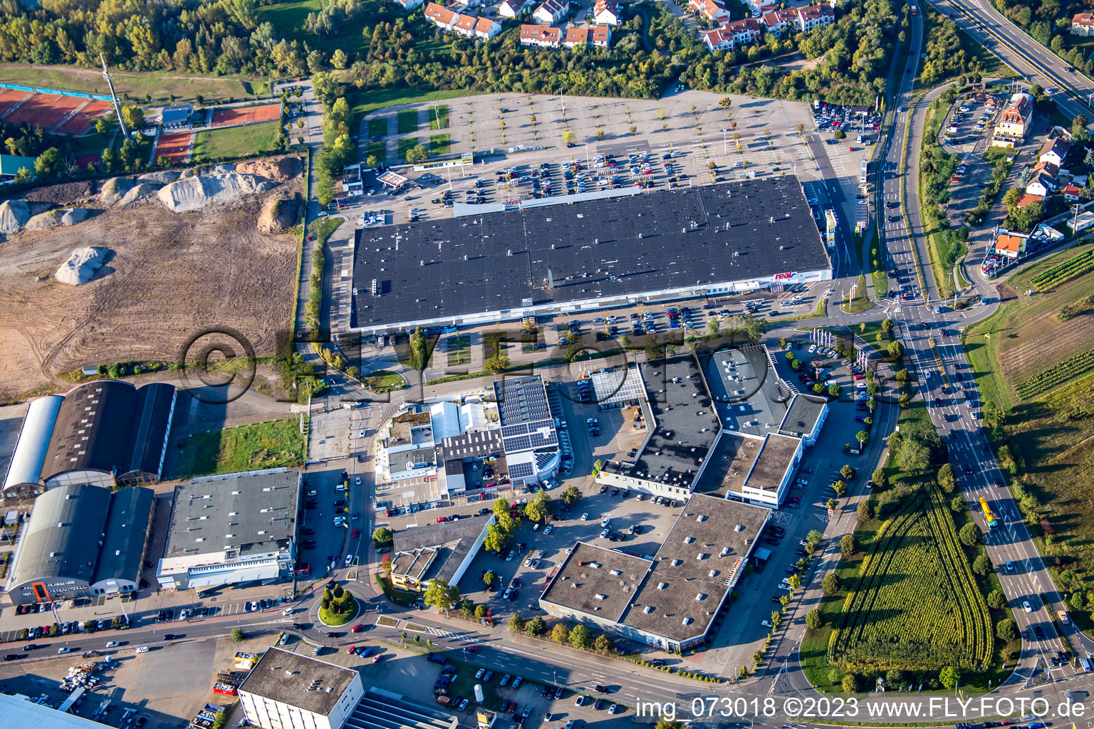 Vue aérienne de Aux chantiers navals à Brühl dans le département Bade-Wurtemberg, Allemagne