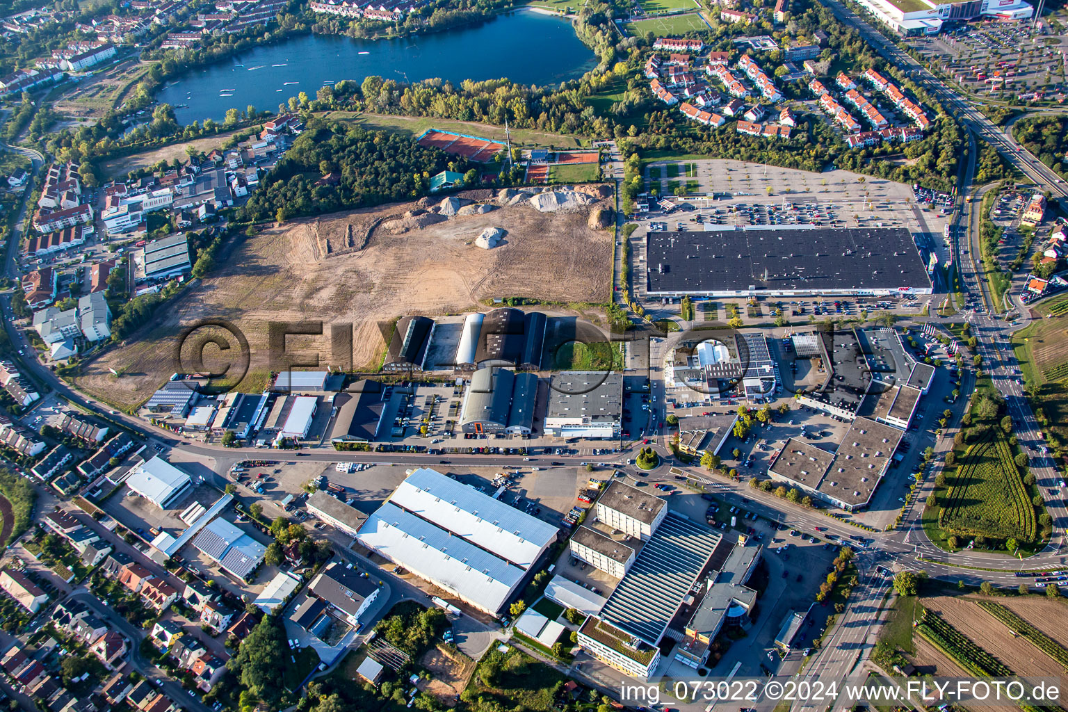 Brühl, zone commerciale Schütte-Lanz-Park à Schwetzingen dans le département Bade-Wurtemberg, Allemagne d'en haut