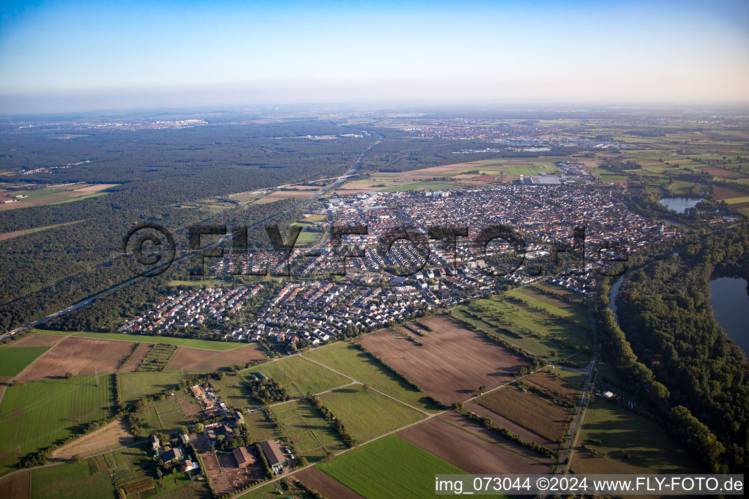 Ketsch dans le département Bade-Wurtemberg, Allemagne vue d'en haut