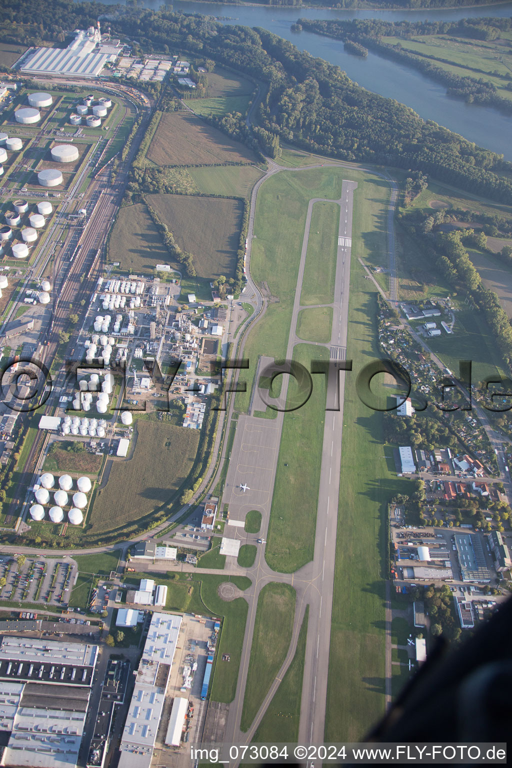 Vue aérienne de Aérodrome à Speyer dans le département Rhénanie-Palatinat, Allemagne