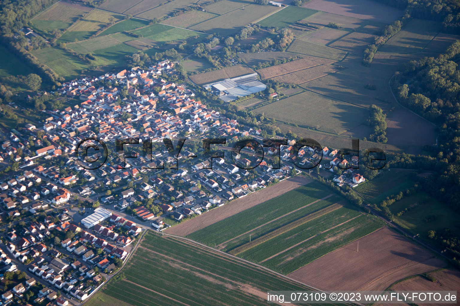Vue oblique de Quartier Sondernheim in Germersheim dans le département Rhénanie-Palatinat, Allemagne