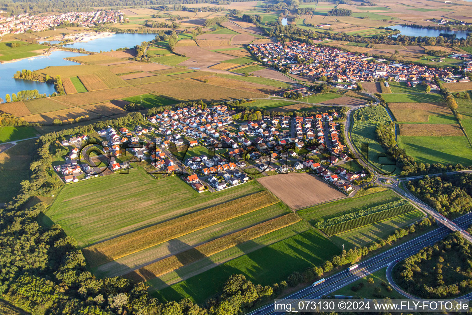 Vue oblique de Quartier Hardtwald in Neupotz dans le département Rhénanie-Palatinat, Allemagne