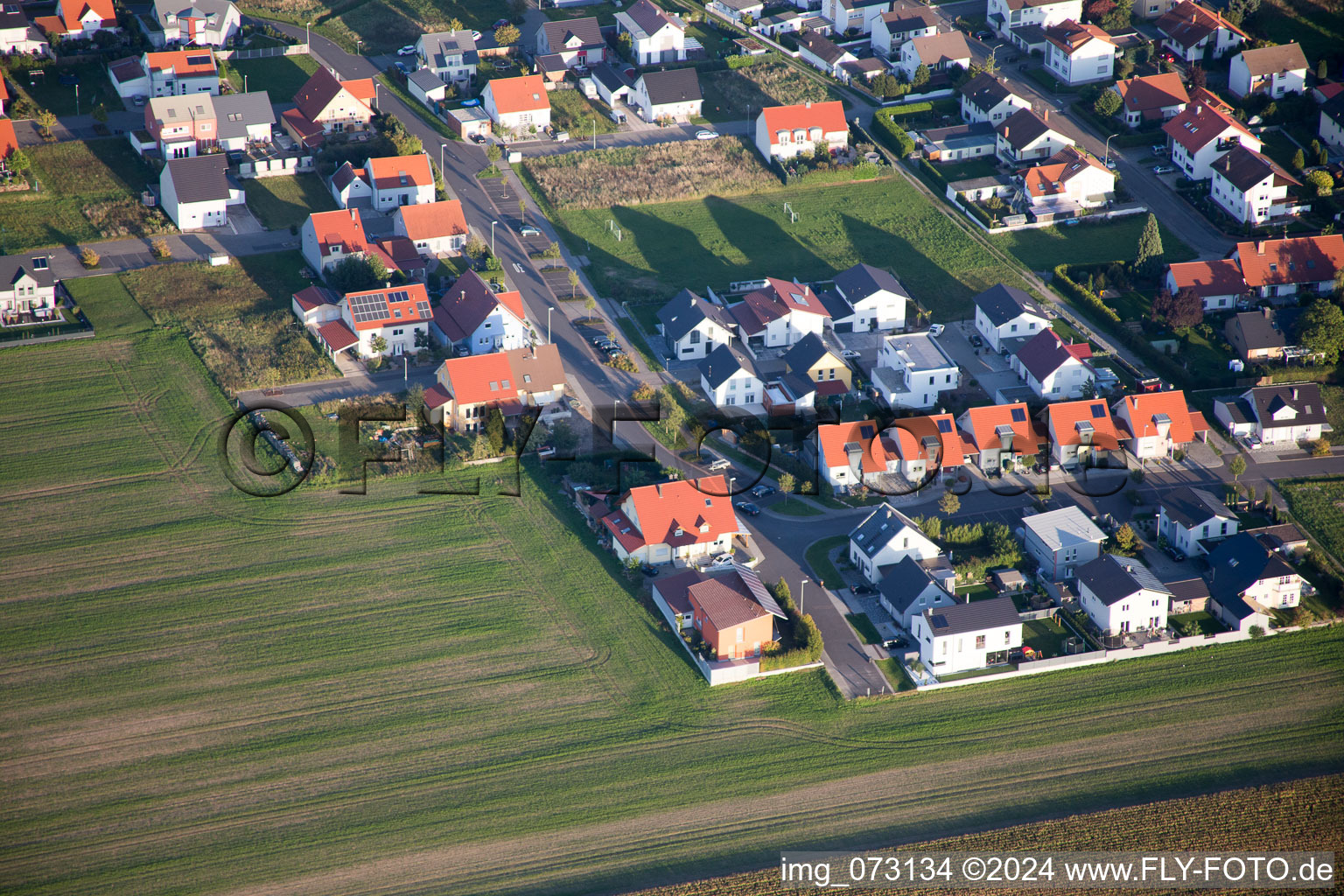 Photographie aérienne de Bague fleur à le quartier Hardtwald in Neupotz dans le département Rhénanie-Palatinat, Allemagne