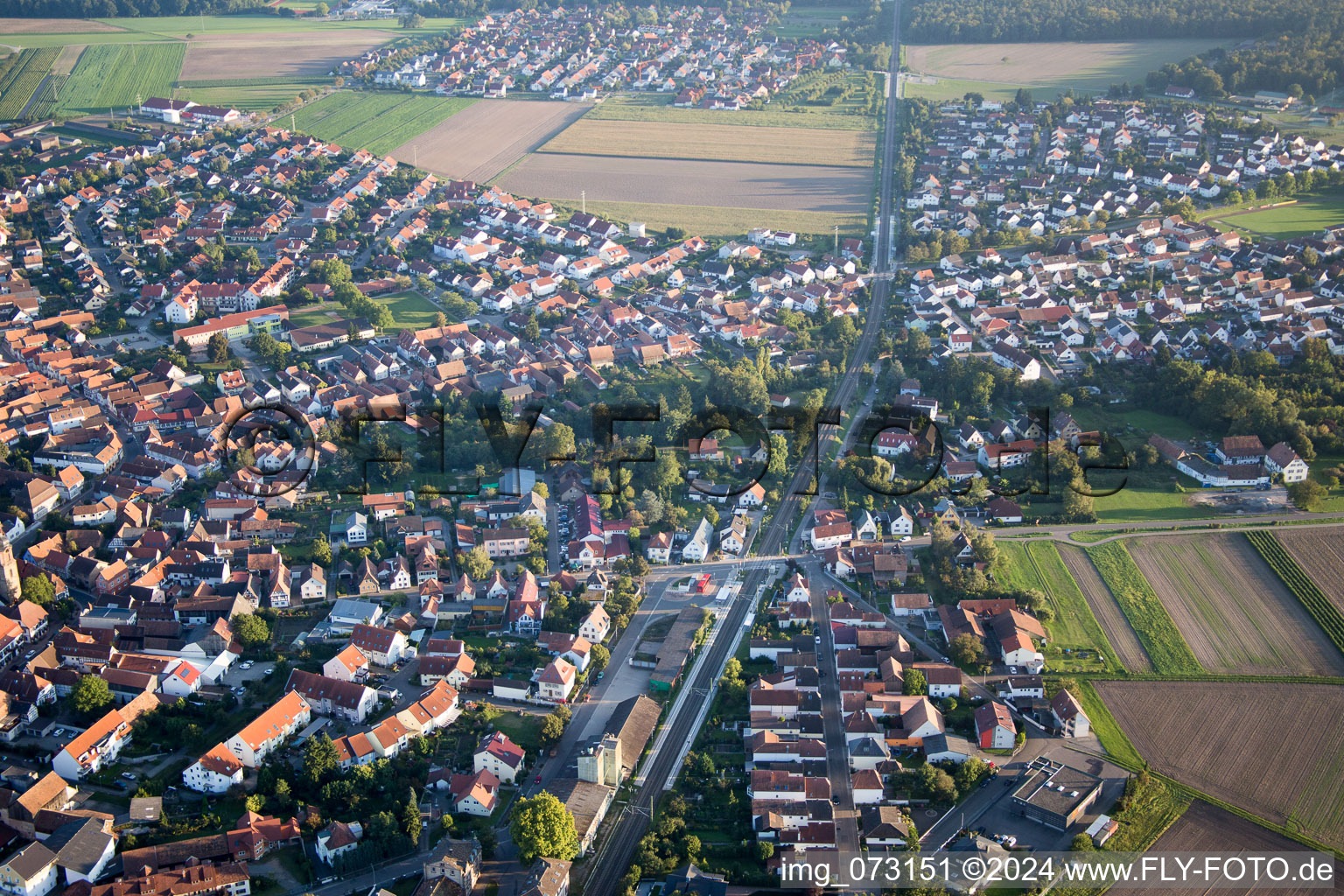 Vue oblique de Rheinzabern dans le département Rhénanie-Palatinat, Allemagne