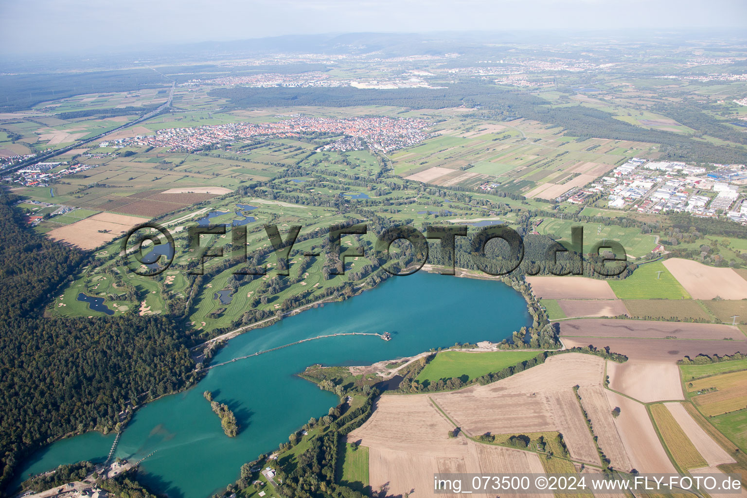 Vue aérienne de Club de golf à Lußhardtsee à le quartier Rot in St. Leon-Rot dans le département Bade-Wurtemberg, Allemagne