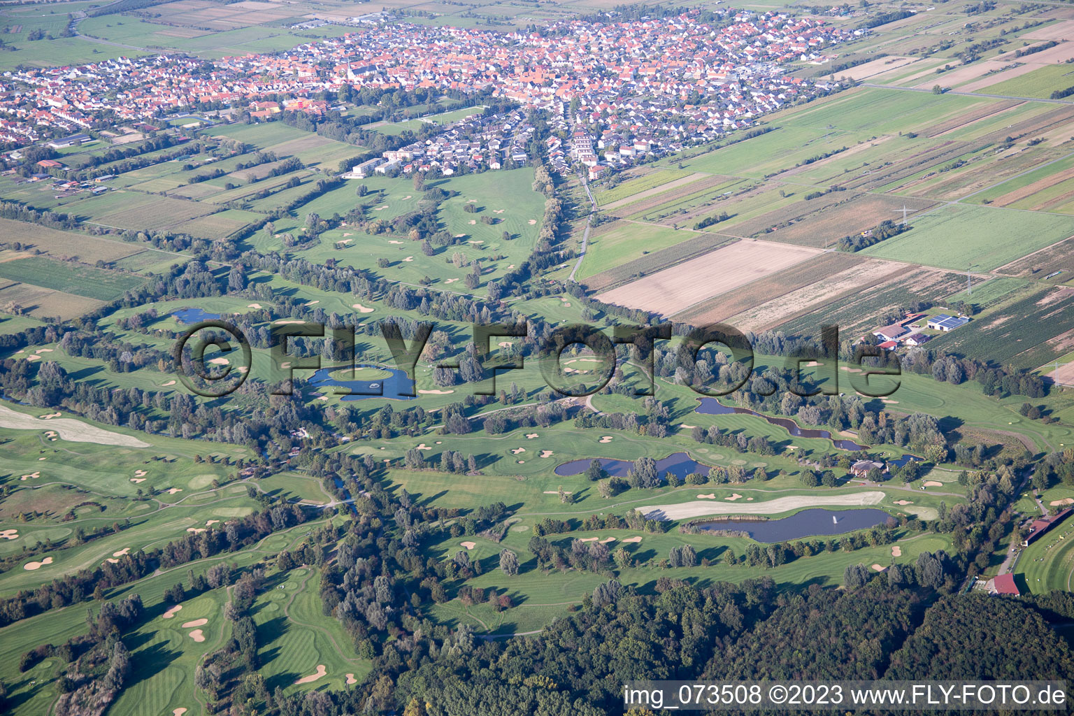 Photographie aérienne de Club de golf à Lußhardtsee à le quartier Rot in St. Leon-Rot dans le département Bade-Wurtemberg, Allemagne