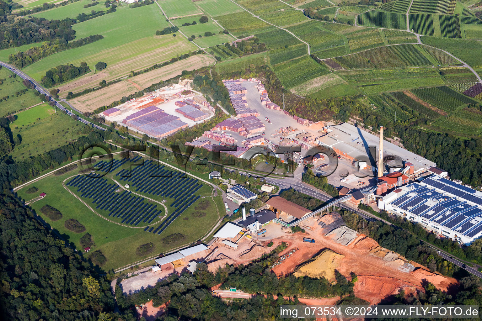 Vue aérienne de Locaux de l'usine Wienerberger GmbH, usine Malsch à Malsch dans le département Bade-Wurtemberg, Allemagne