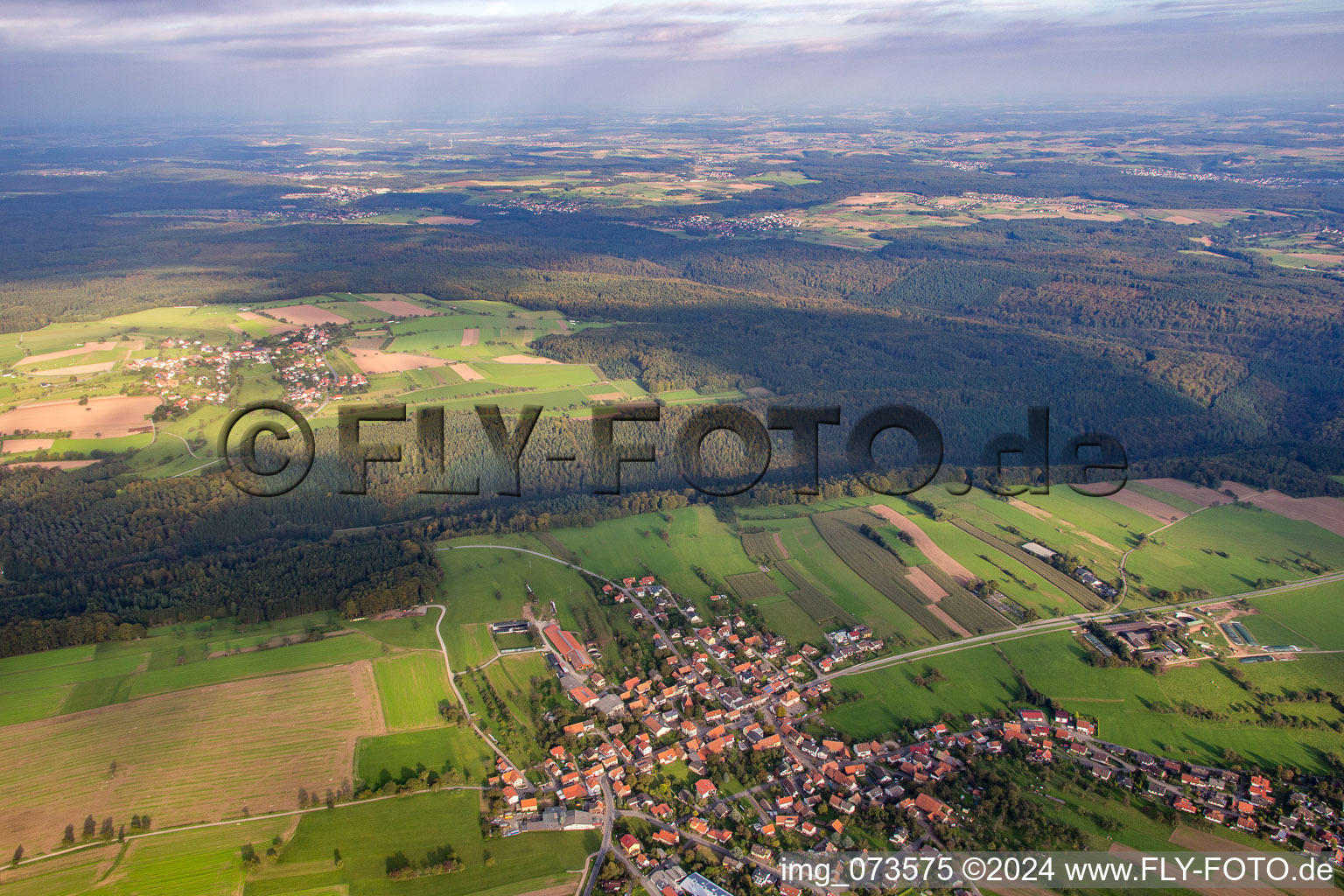 Vue aérienne de De l'est à le quartier Schollbrunn in Waldbrunn dans le département Bade-Wurtemberg, Allemagne