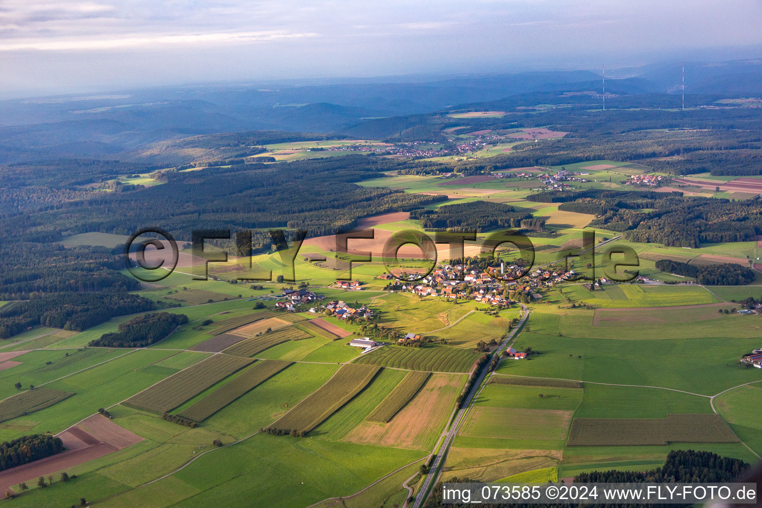 Vue aérienne de Scheidental supérieur à le quartier Scheidental in Mudau dans le département Bade-Wurtemberg, Allemagne