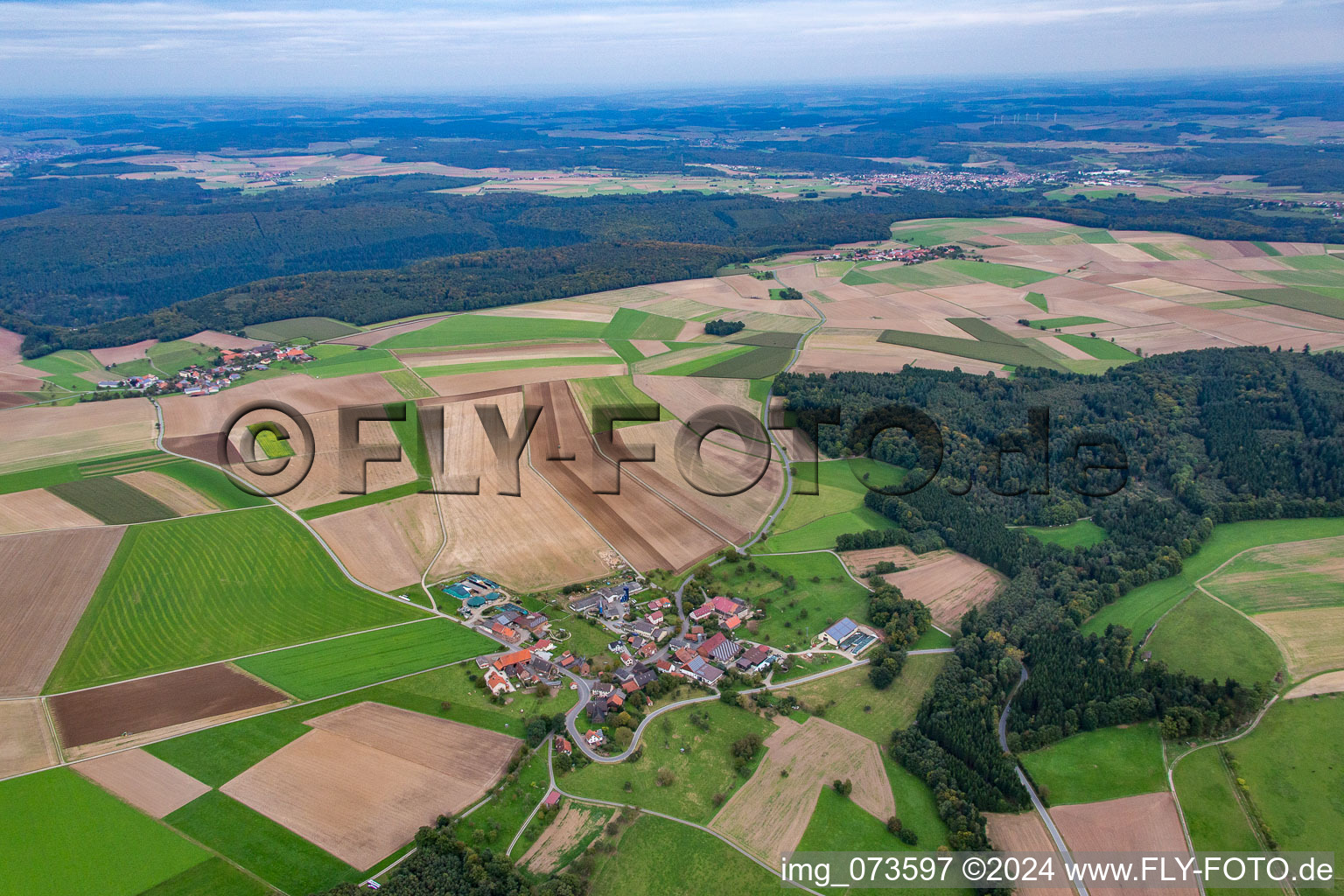 Vue aérienne de Quartier Vollmersdorf in Hardheim dans le département Bade-Wurtemberg, Allemagne