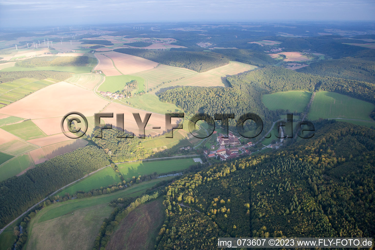 Vue aérienne de Wertheim, monastère Bronnbach à Bronnbach dans le département Bade-Wurtemberg, Allemagne