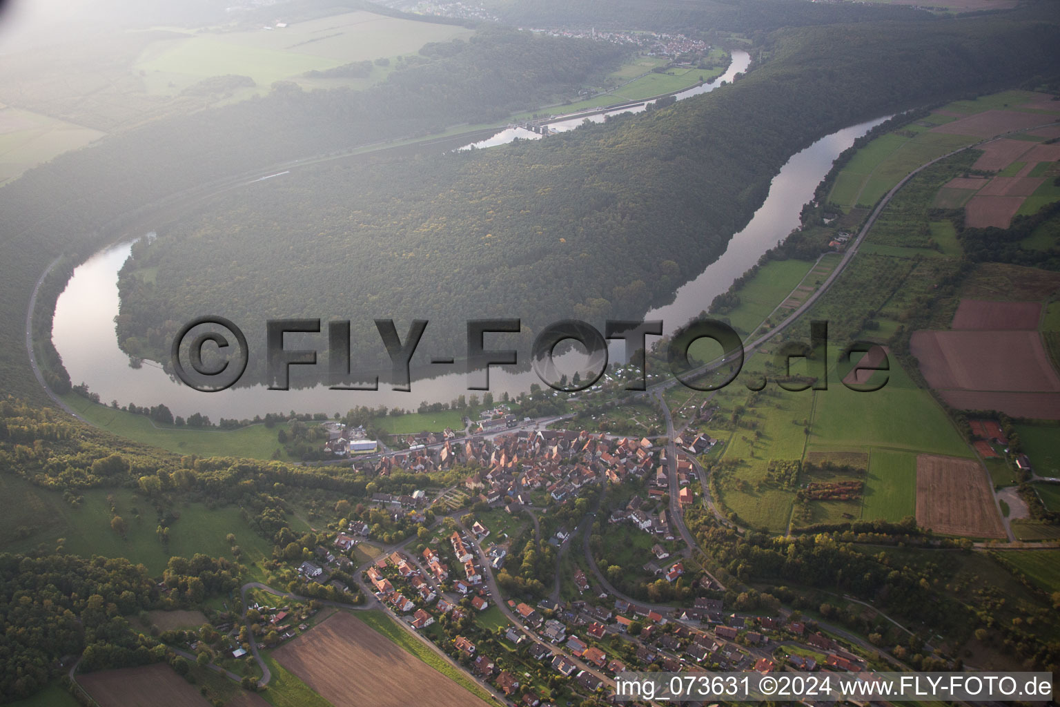 Vue aérienne de Boucle du Danube, la péninsule est en Bavière à Urphar dans le département Bade-Wurtemberg, Allemagne