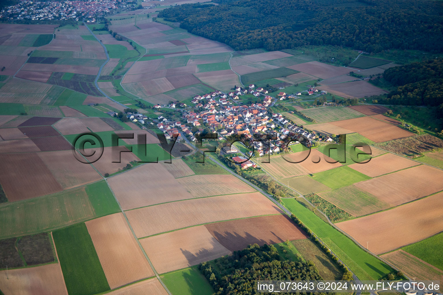 Vue aérienne de Holzkirchhausen dans le département Bavière, Allemagne