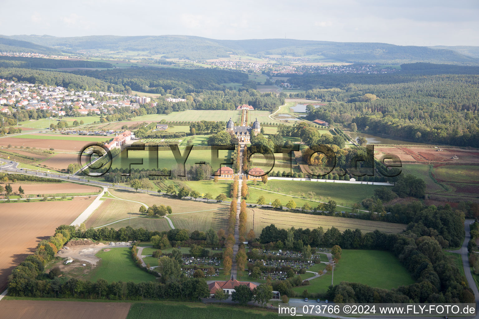 Vue aérienne de Château de Seehof à Memmelsdorf dans le département Bavière, Allemagne