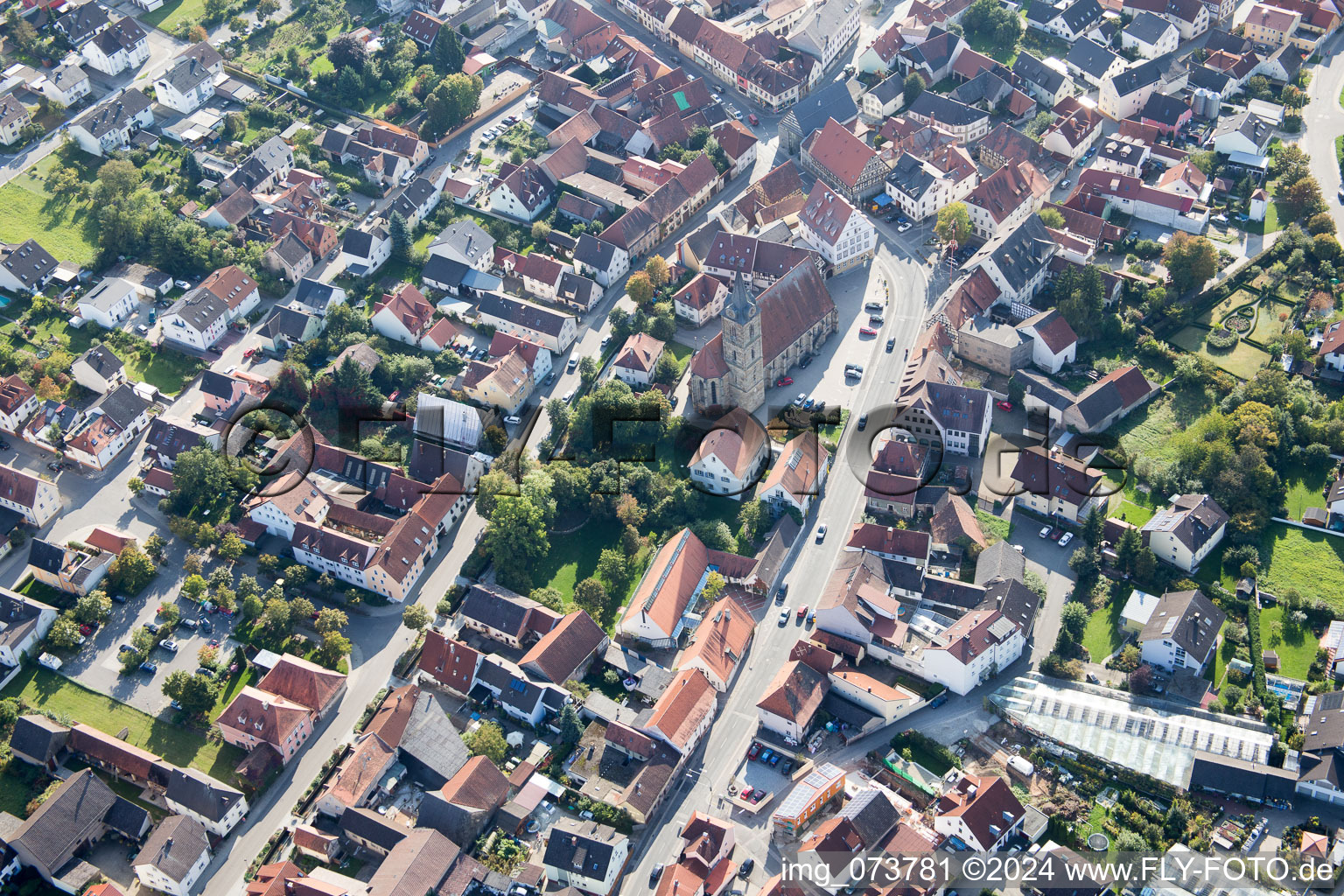 Vue aérienne de Hallstadt dans le département Bavière, Allemagne