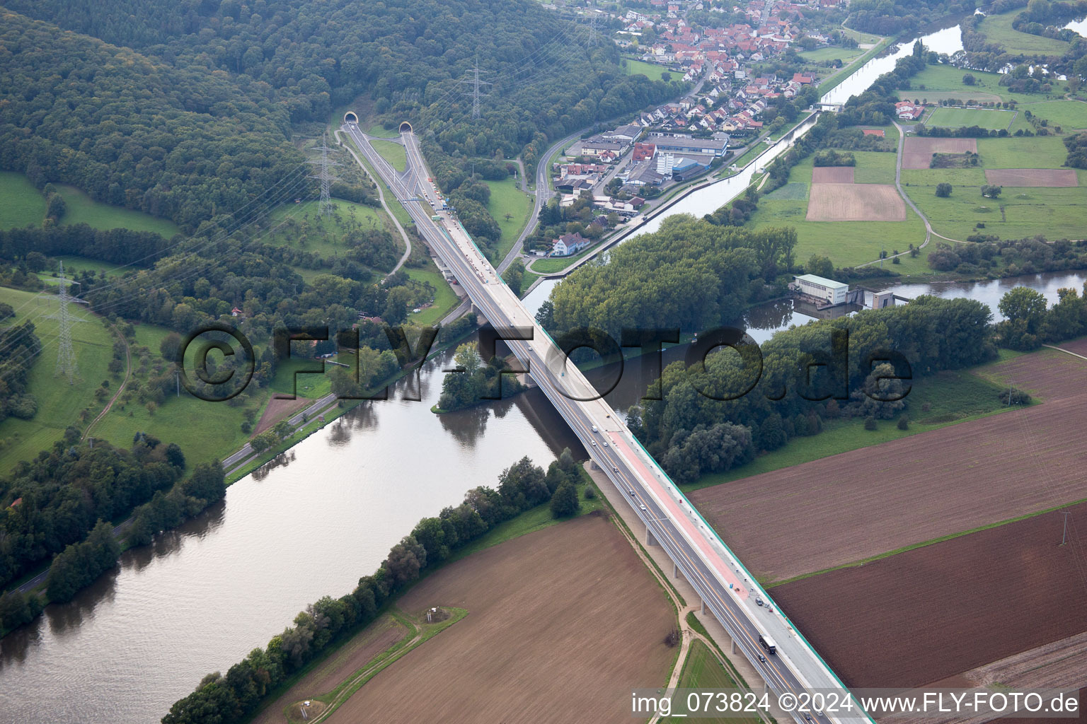 Vue d'oiseau de Eltmann dans le département Bavière, Allemagne