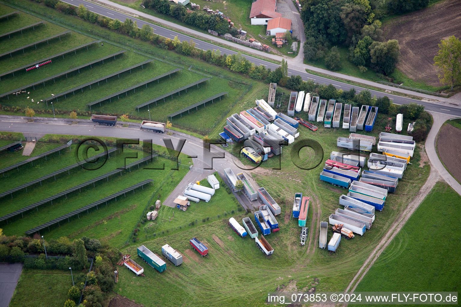 Photographie aérienne de Zone commerciale et établissement d'entreprise à Rödertor à Donnersdorf dans le département Bavière, Allemagne