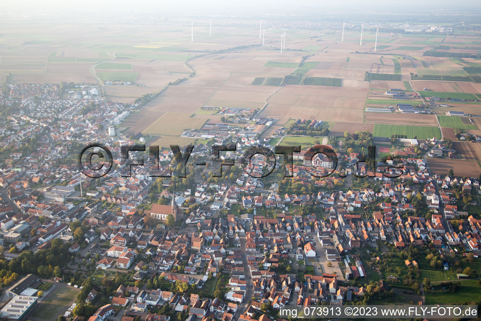 Vue d'oiseau de Quartier Herxheim in Herxheim bei Landau dans le département Rhénanie-Palatinat, Allemagne