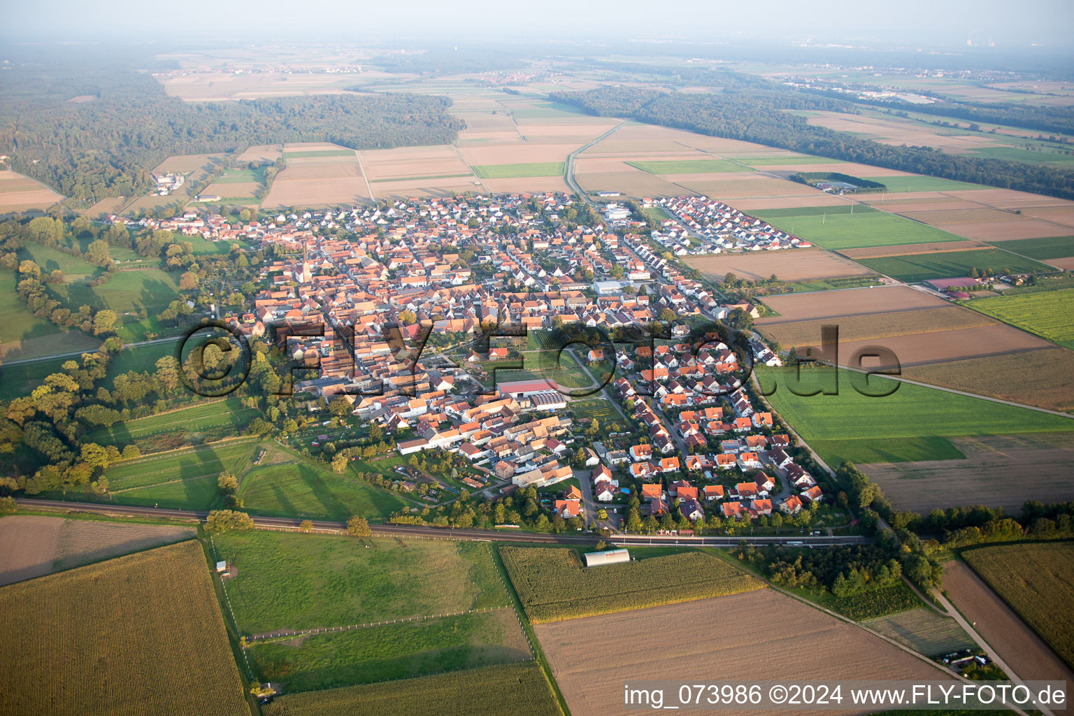 Vue oblique de Du nord-ouest à Steinweiler dans le département Rhénanie-Palatinat, Allemagne