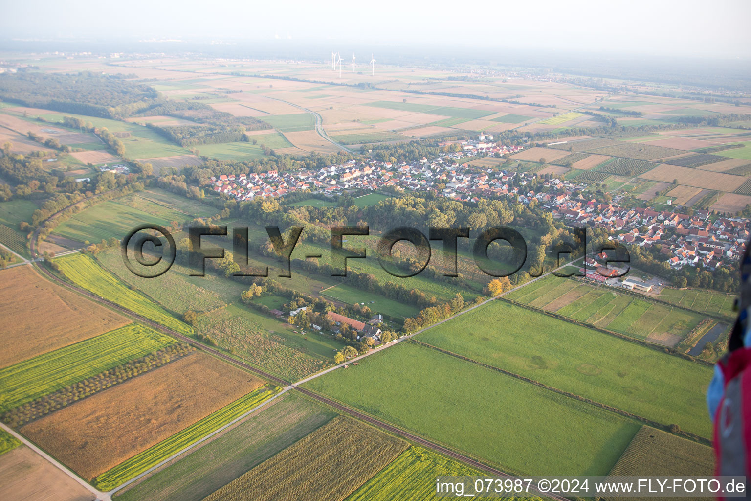 Vue aérienne de Winden dans le département Rhénanie-Palatinat, Allemagne