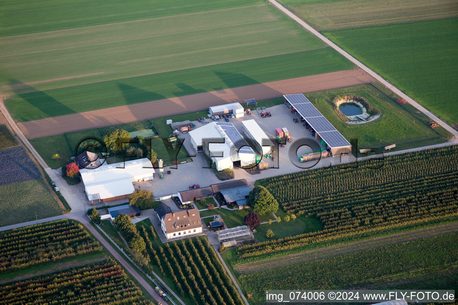 Photographie aérienne de Ferme biologique à Winden dans le département Rhénanie-Palatinat, Allemagne