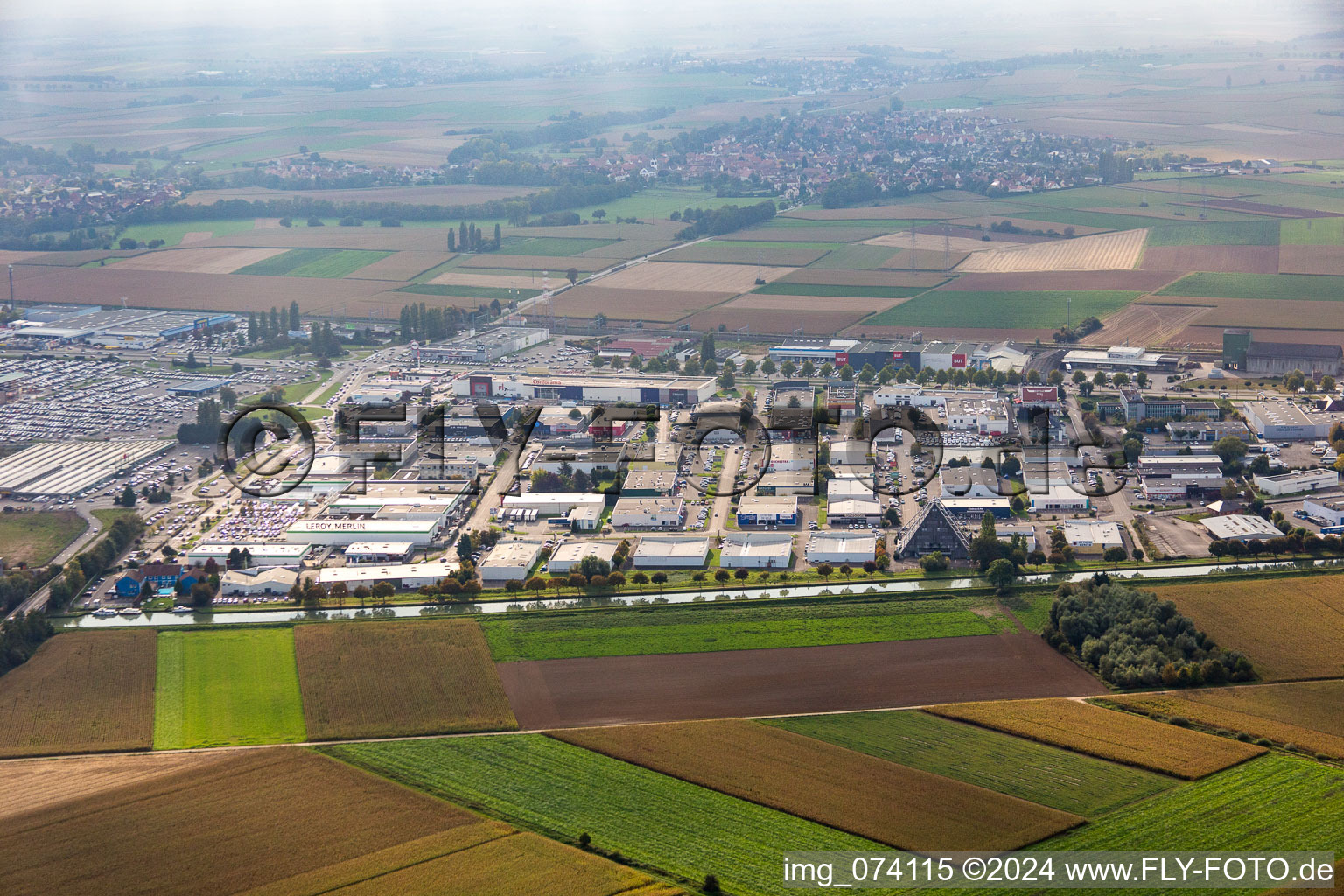 Vue aérienne de Vendenheim dans le département Bas Rhin, France