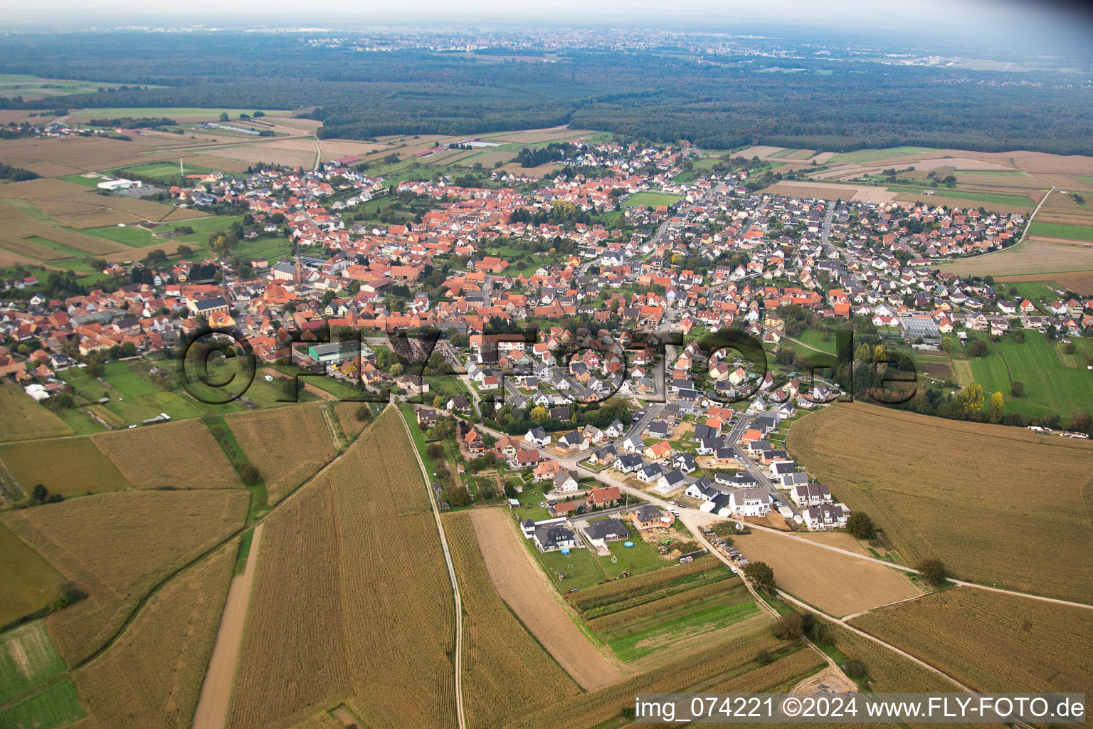 Vue aérienne de Weitbruch dans le département Bas Rhin, France