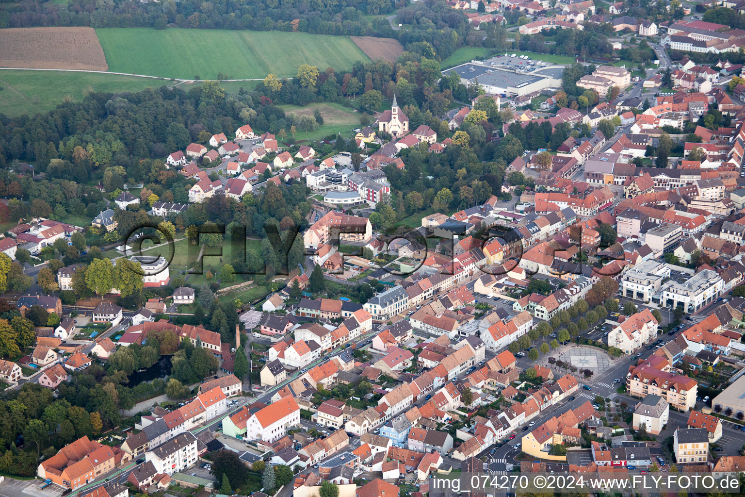 Bischwiller dans le département Bas Rhin, France depuis l'avion