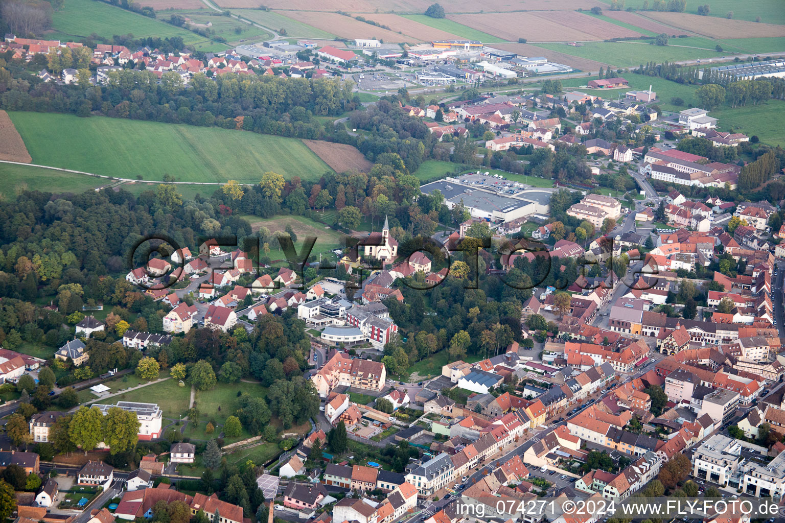 Vue d'oiseau de Bischwiller dans le département Bas Rhin, France