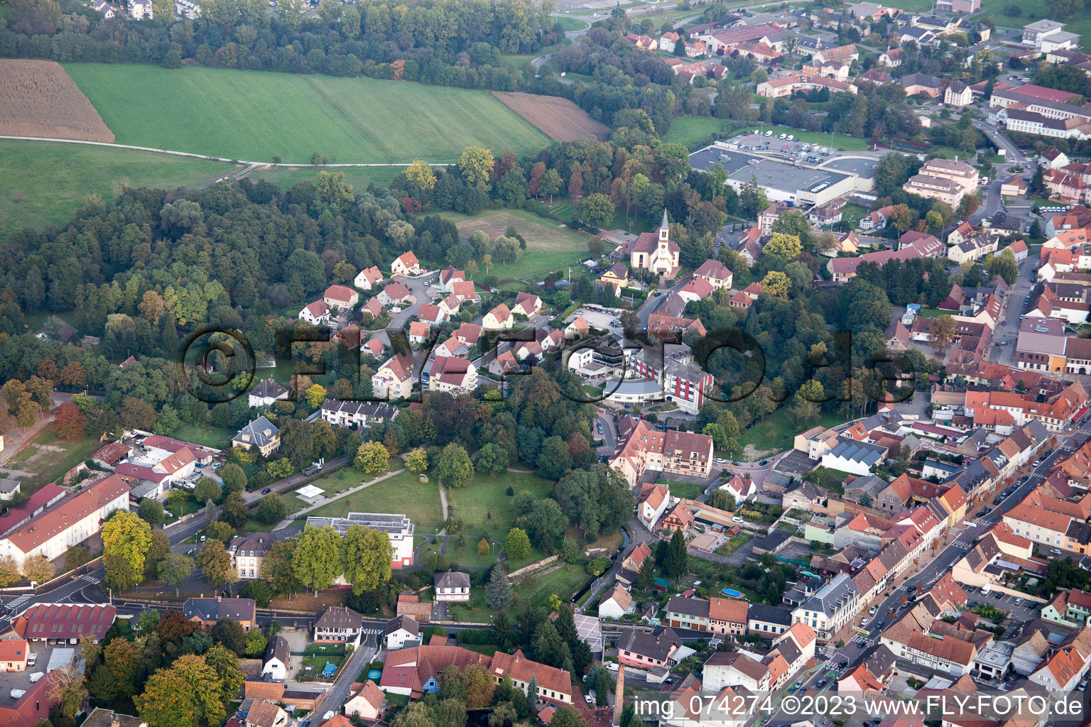 Image drone de Bischwiller dans le département Bas Rhin, France