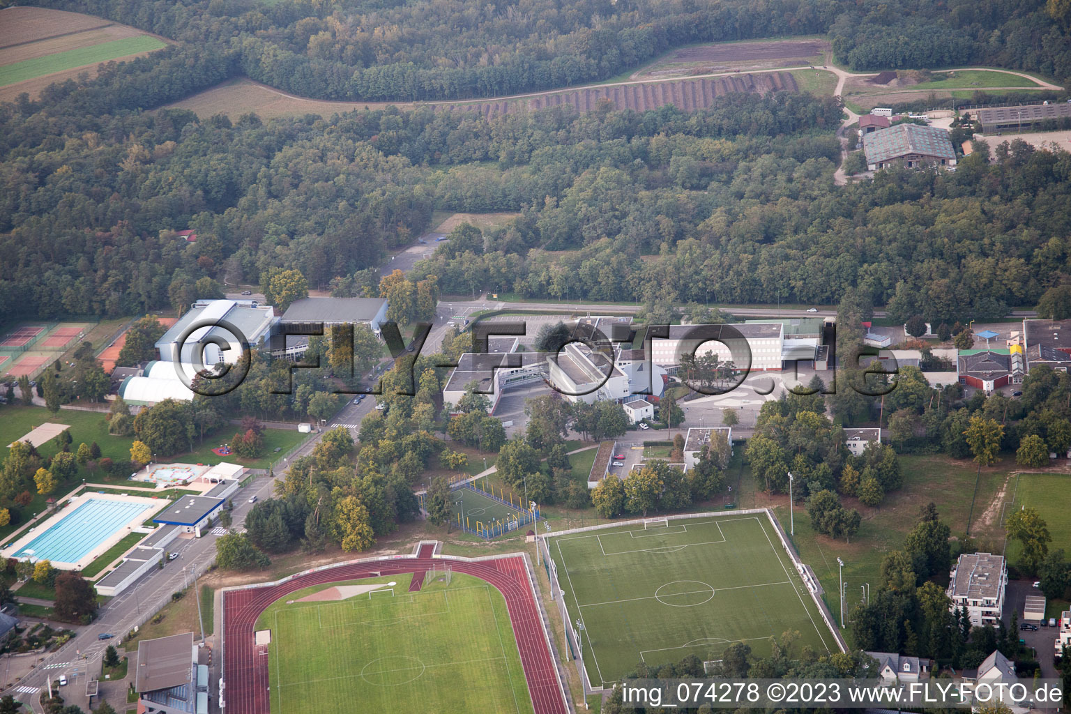 Bischwiller dans le département Bas Rhin, France vu d'un drone