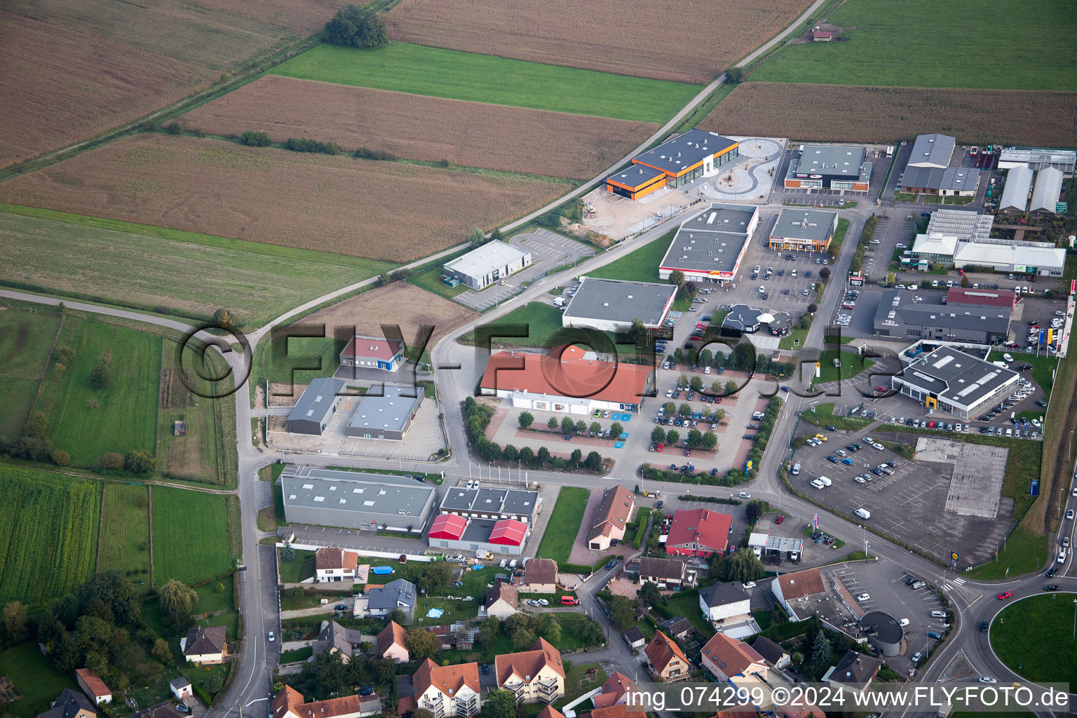 Vue oblique de Oberhoffen-sur-Moder dans le département Bas Rhin, France