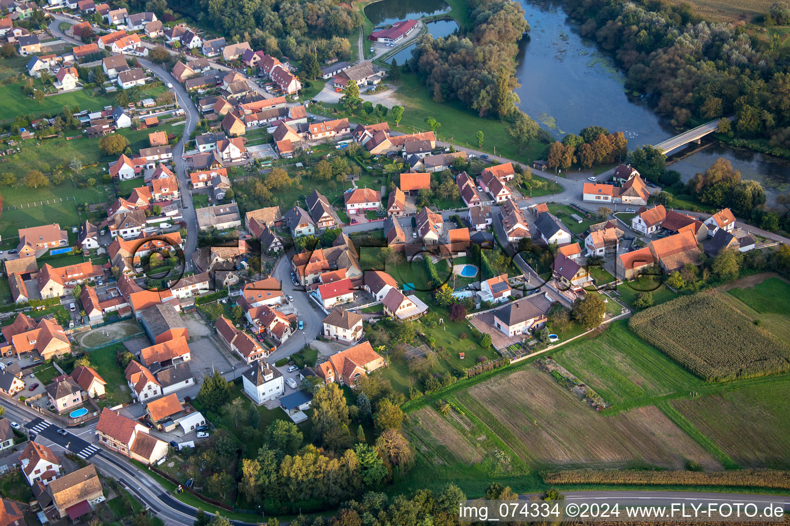 Vue aérienne de Pont d'Auenheim à Rountzenheim dans le département Bas Rhin, France