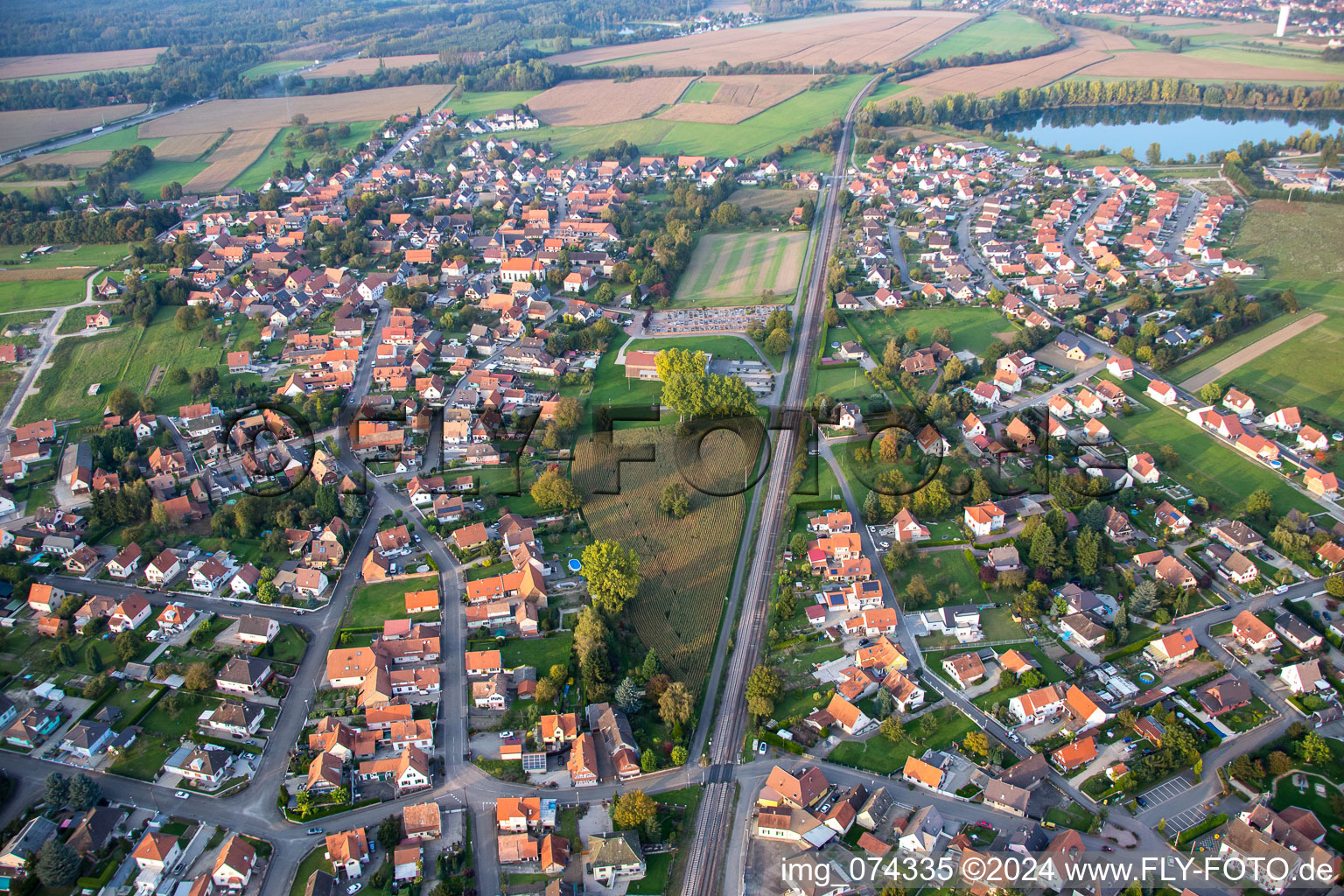 Vue aérienne de Rountzenheim dans le département Bas Rhin, France