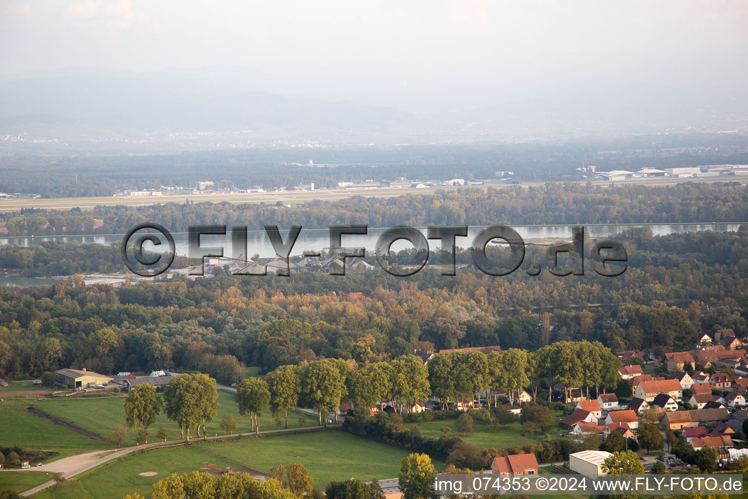 Vue oblique de Fort-Louis dans le département Bas Rhin, France