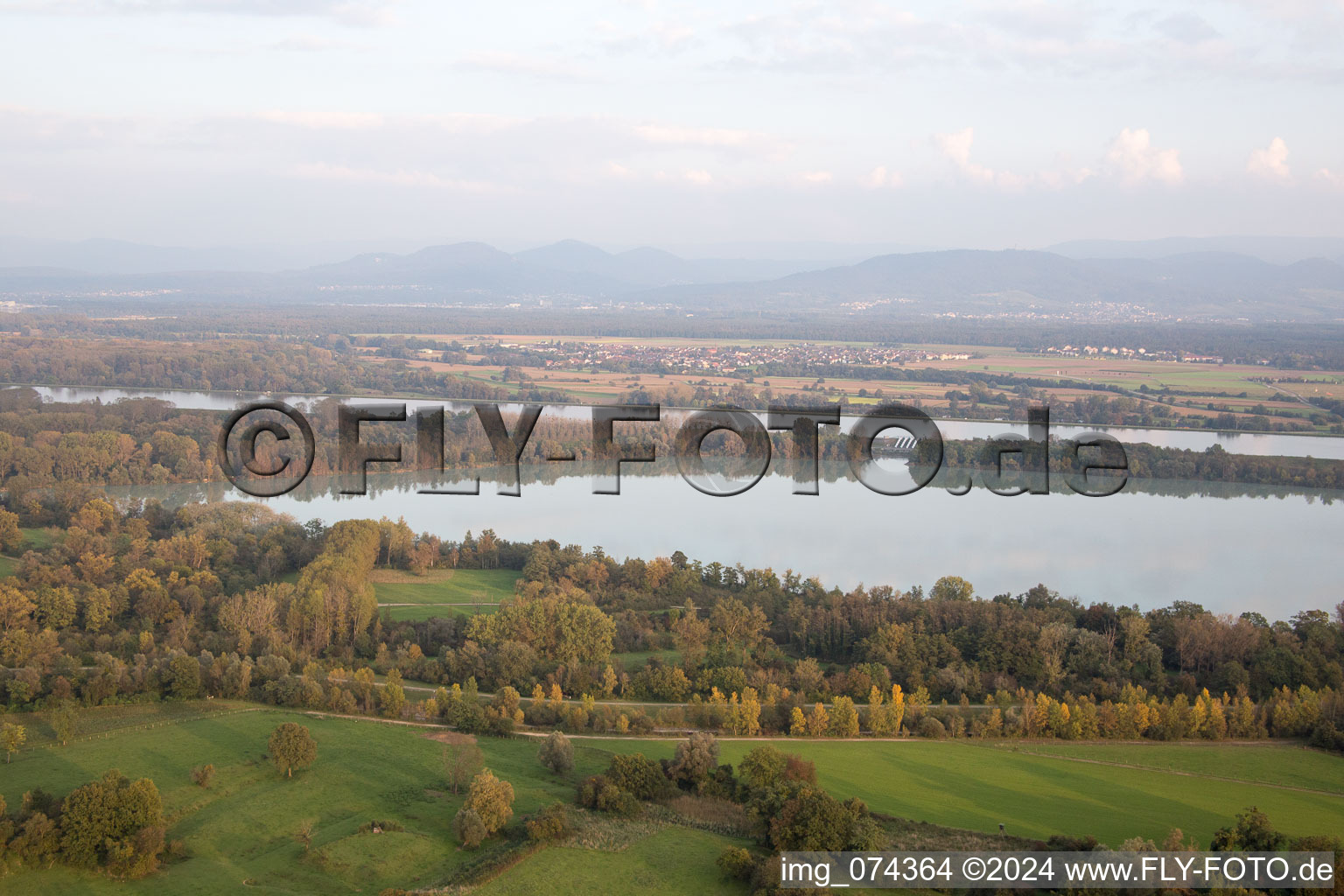 Image drone de Fort-Louis dans le département Bas Rhin, France